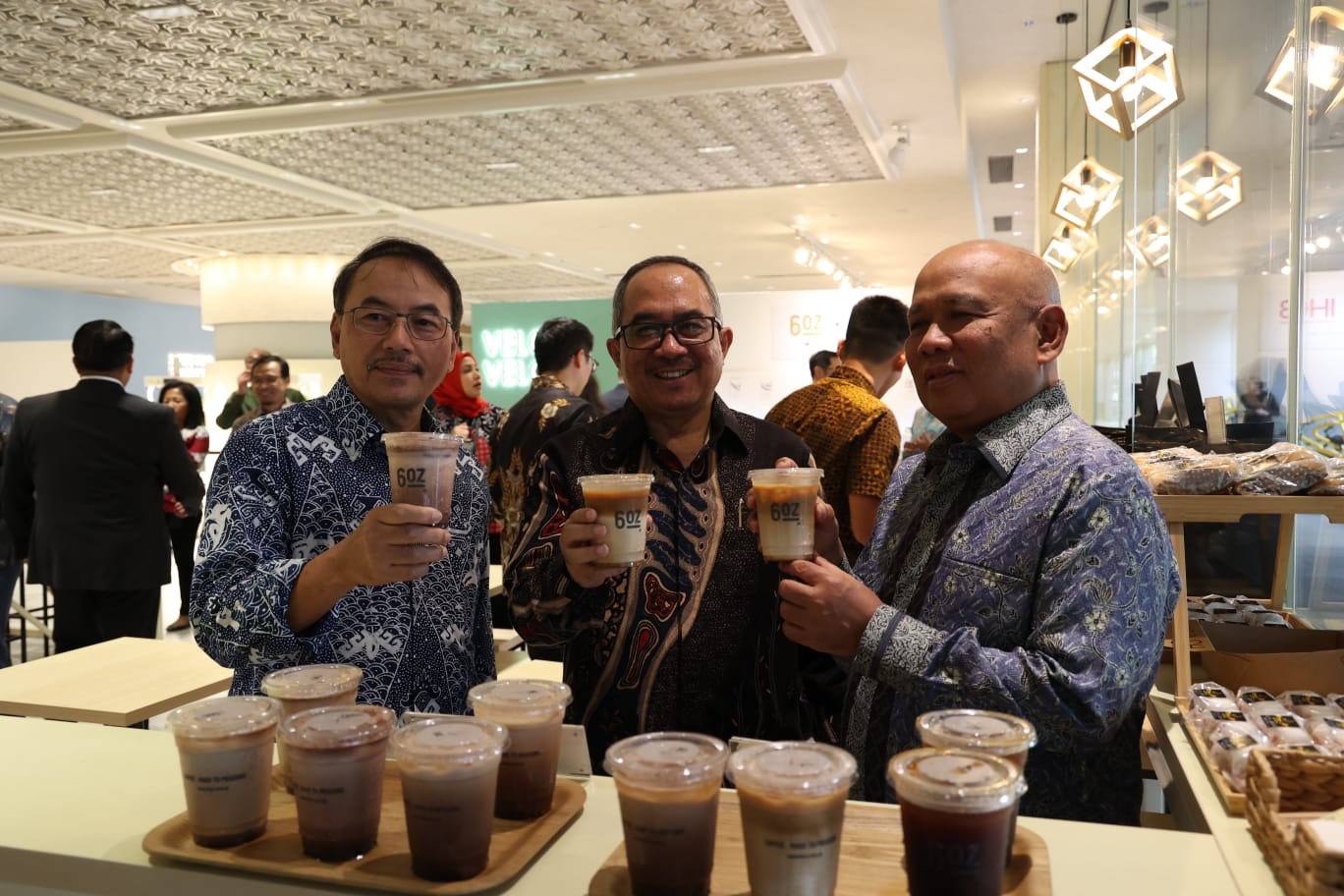 السفارة الإندونيسية تفتتح البيت الإندونيسي للقهوة بسنغافورة